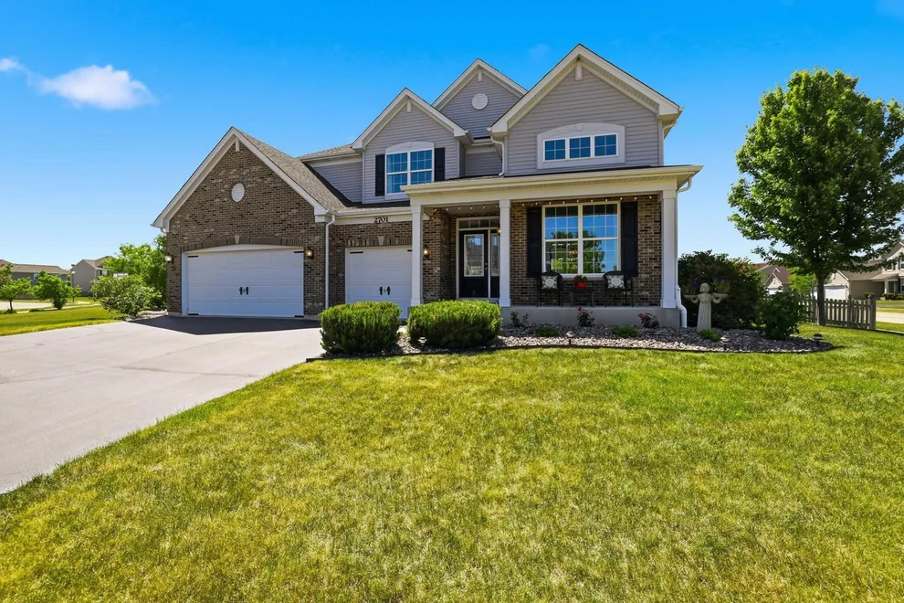 Unit for sale at 2701 Woodworth Avenue, Woodstock, IL 60098