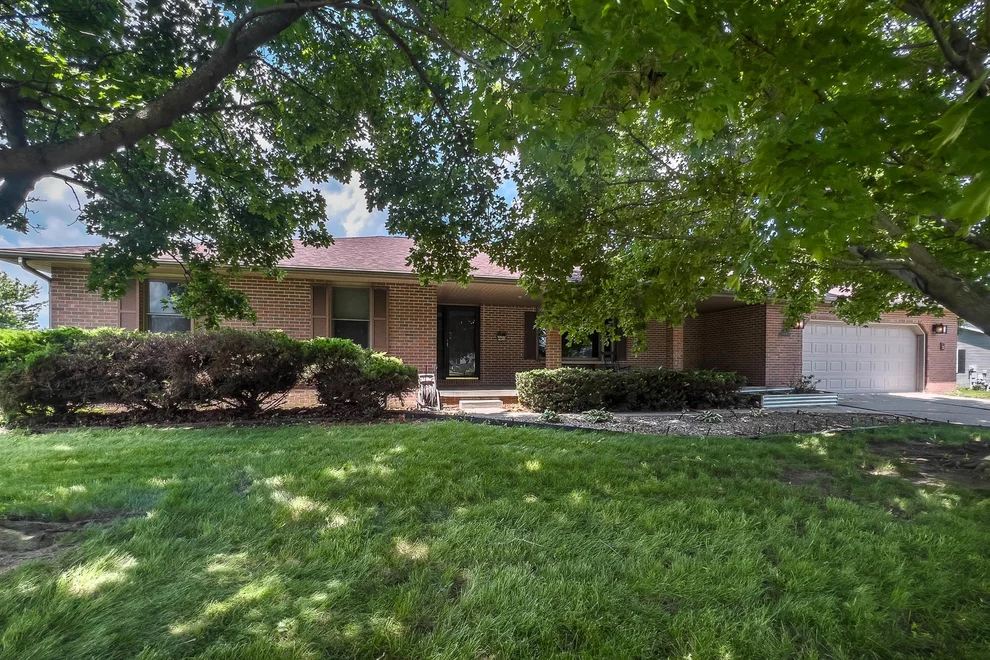 Unit for sale at 404 Sunset Drive, Colfax, IL 61728
