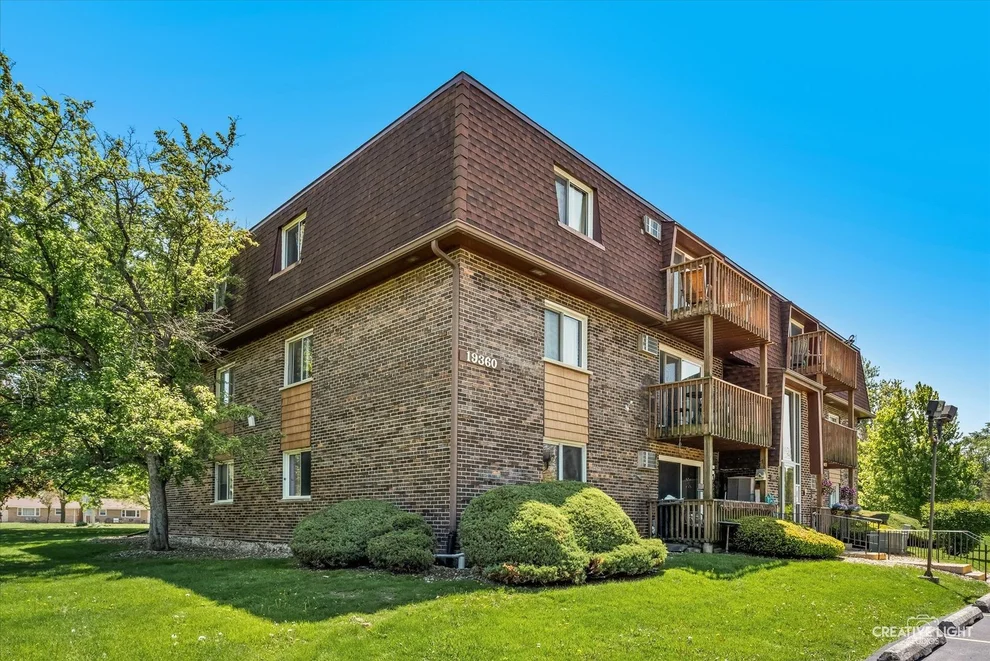 Unit for sale at 19360 Wolf Road, Mokena, IL 60448