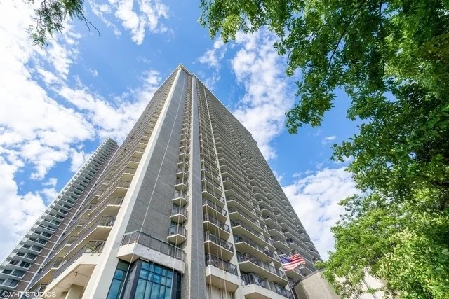 Unit for sale at 6007 N Sheridan Road, Chicago, IL 60660