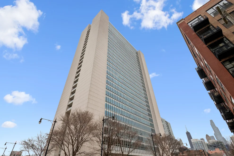 Unit for sale at 500 W SUPERIOR Street, Chicago, IL 60654