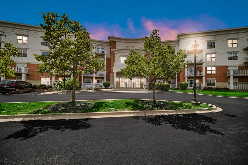 Unit for sale at 701 W RAND Road, Arlington Heights, IL 60004