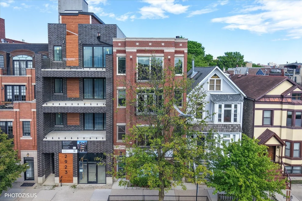Unit for sale at 2919 N SOUTHPORT Avenue, Chicago, IL 60657