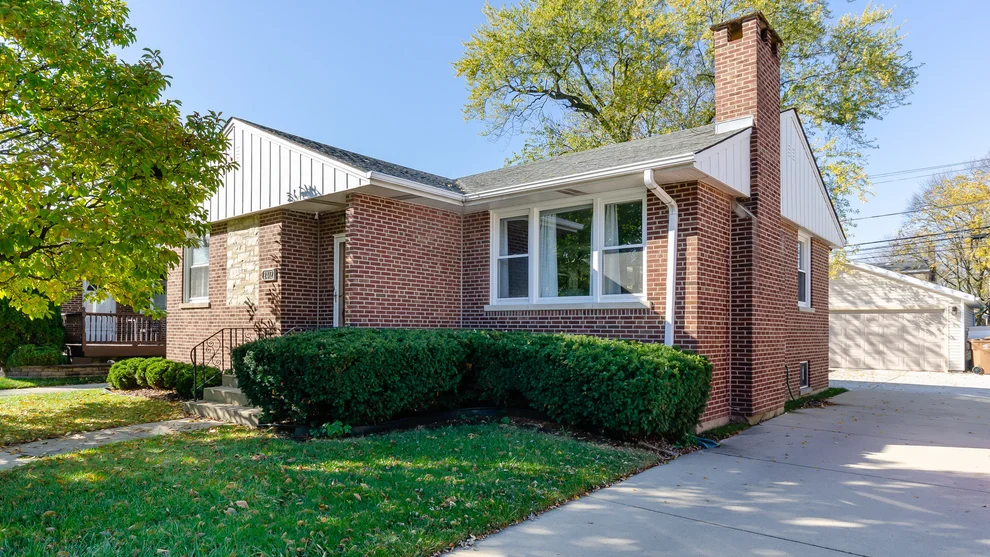 Unit for sale at 2412 S 1st Avenue, North Riverside, IL 60546