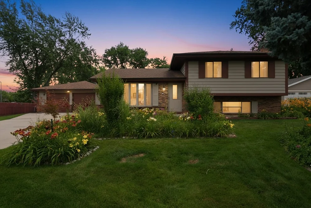 Unit for sale at 127 Barrett Lane, Schaumburg, IL 60193