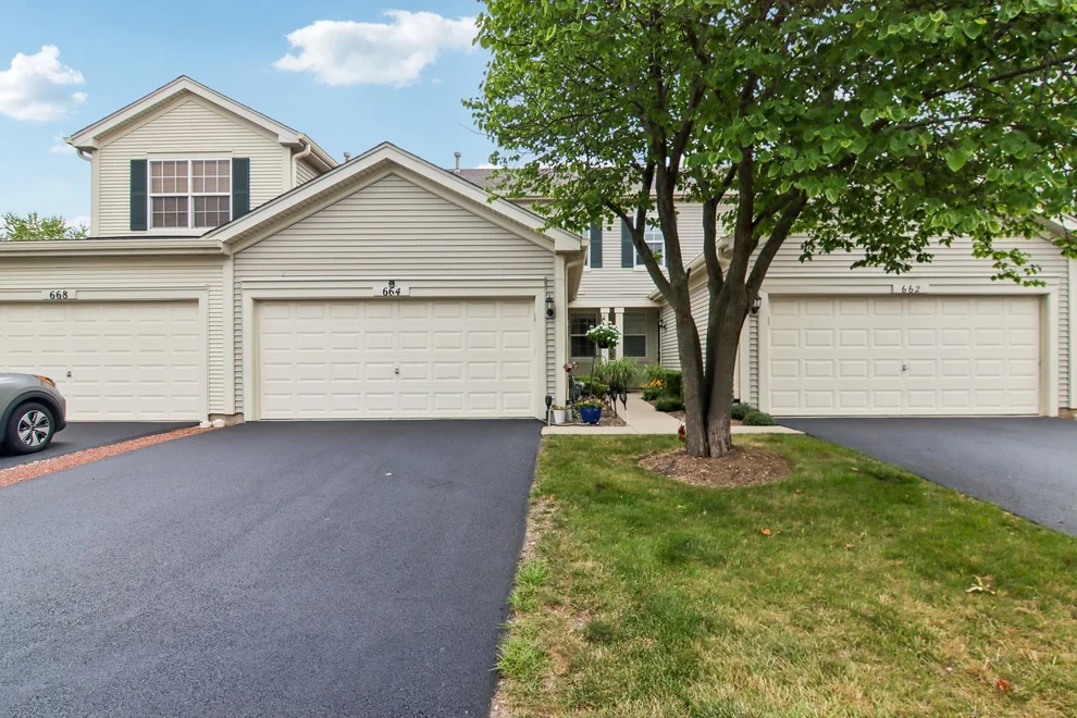 Unit for sale at 664 W Kristina Lane, Round Lake, IL 60073