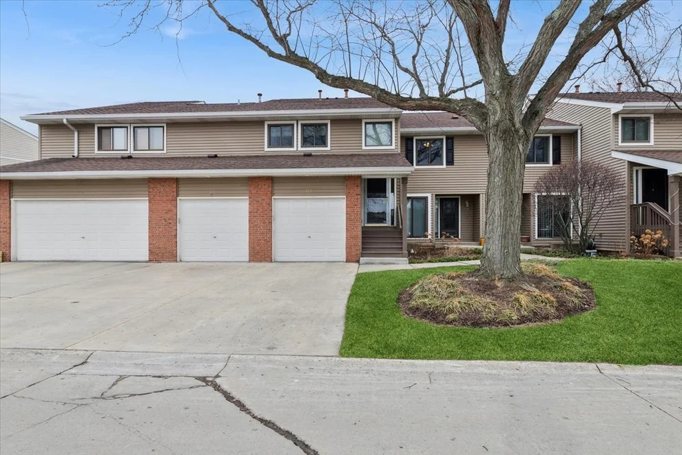 Unit for sale at 223 Winding Oak Lane, Buffalo Grove, IL 60089