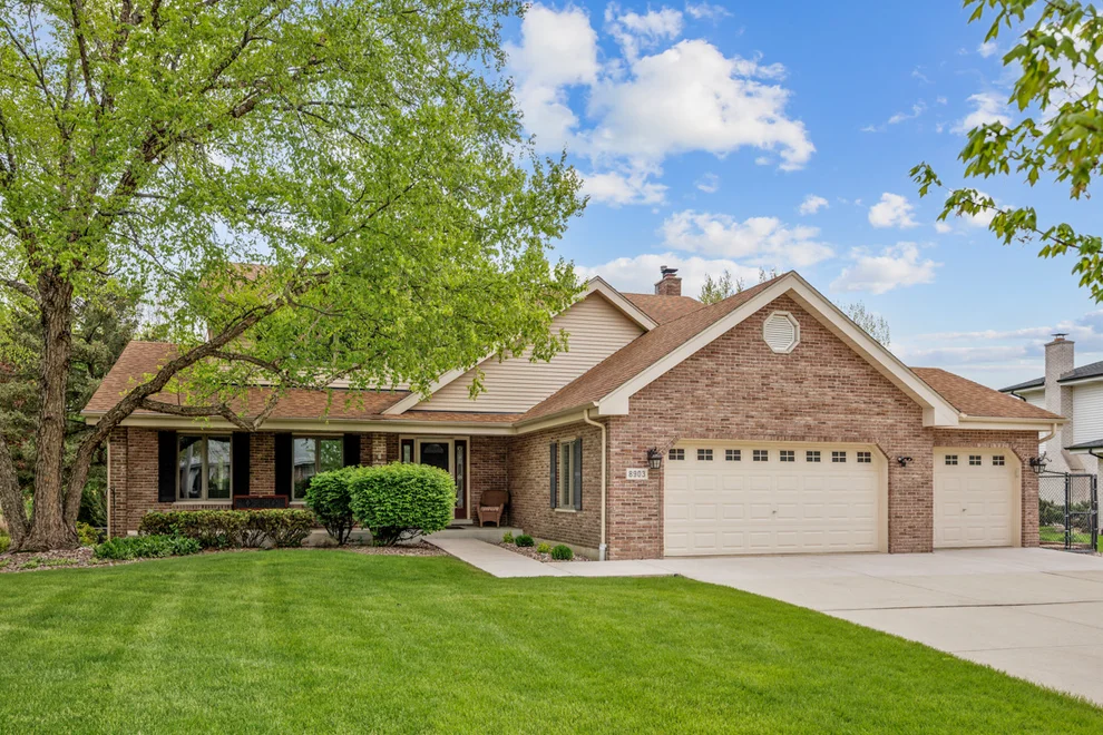 Unit for sale at 8903 Vail Lane, Woodridge, IL 60517