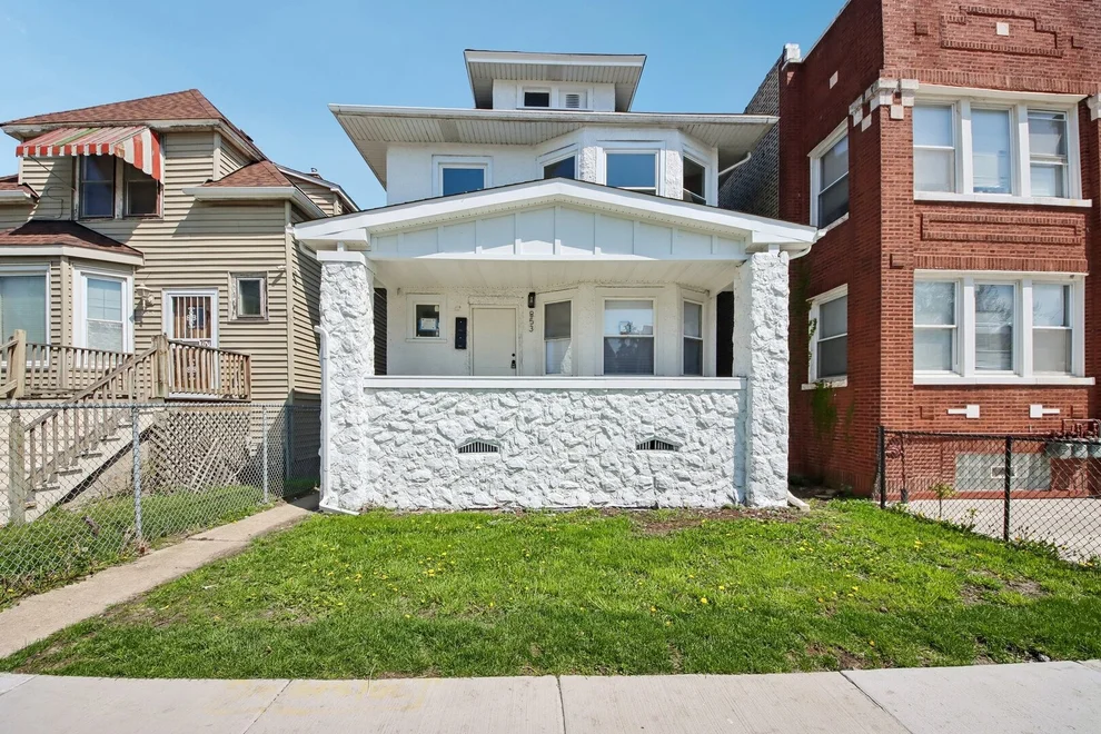 Unit for sale at 853 N Laramie Avenue, Chicago, IL 60651