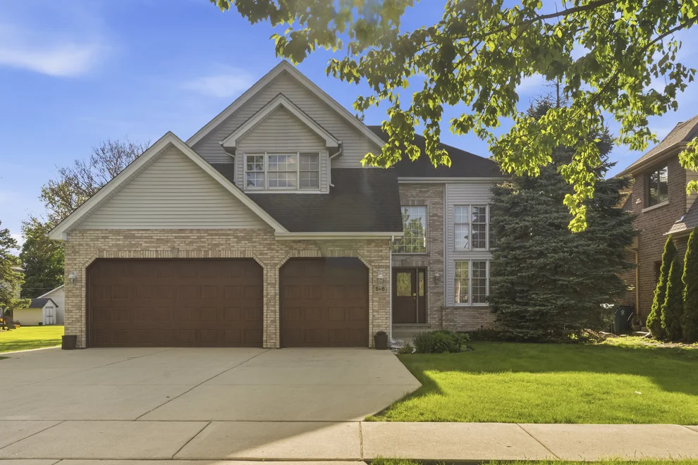 Unit for sale at 546 N 4th Avenue, Addison, IL 60101