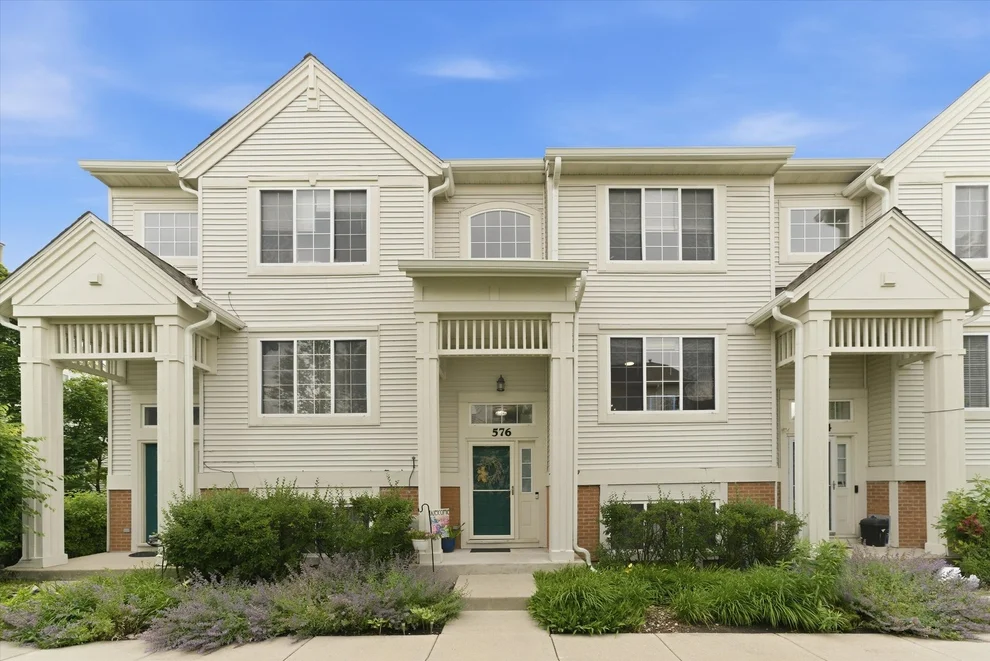 Unit for sale at 576 S Rosehall Lane, Round Lake, IL 60073