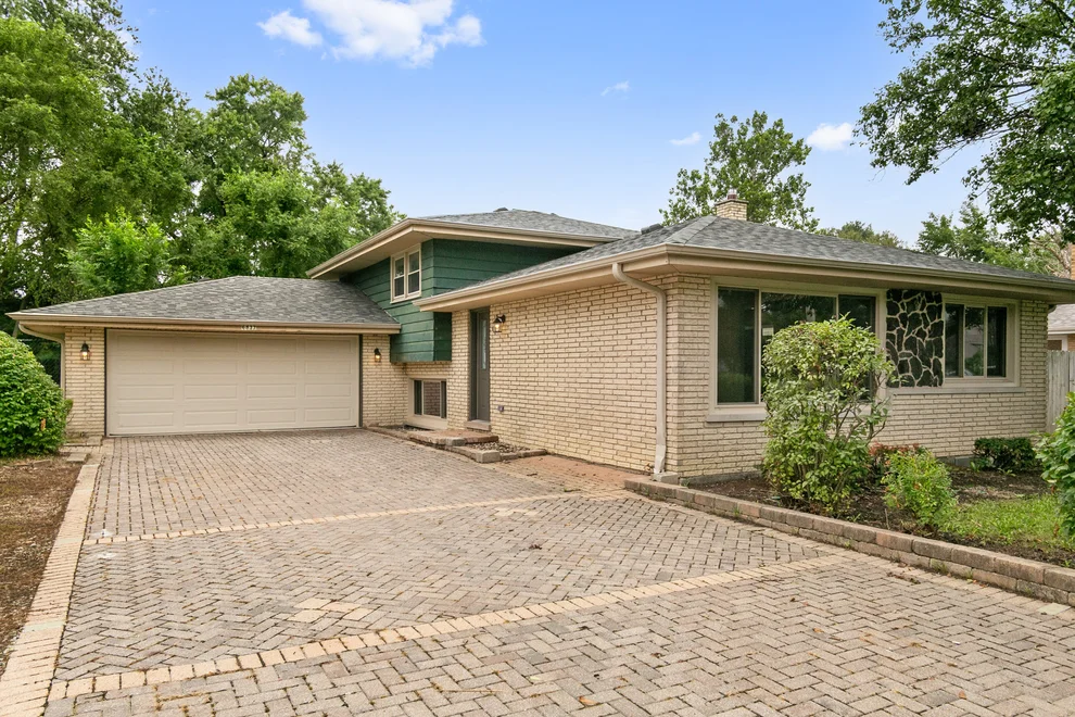 Unit for sale at 6833 W 127TH Street, Palos Heights, IL 60463