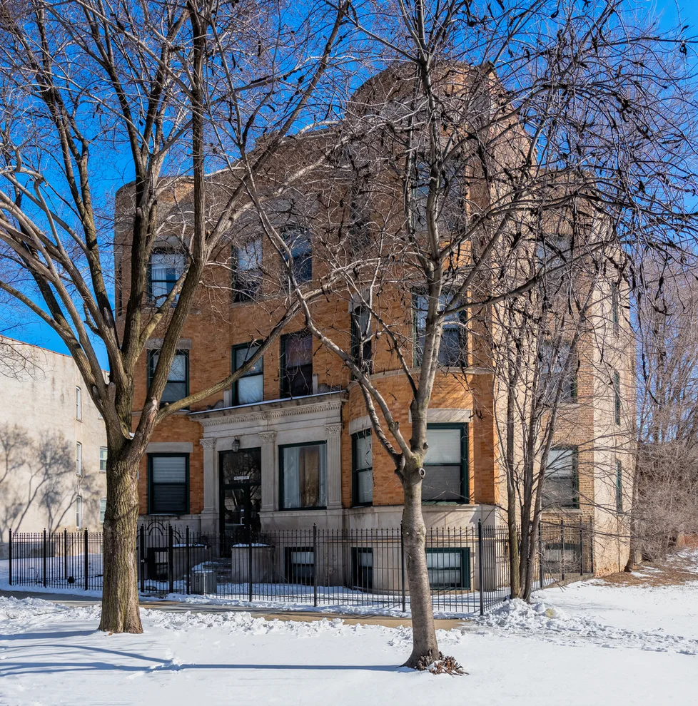 Unit for sale at 4543 S PRAIRIE Avenue, Chicago, IL 60653