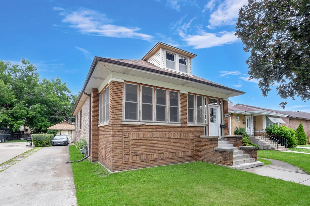 Unit for sale at 9419 S 54th Avenue, Oak Lawn, IL 60453