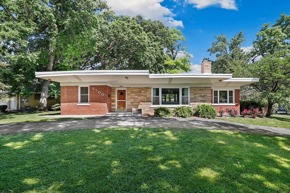 Unit for sale at 7300 W 108th Place, Worth, IL 60482