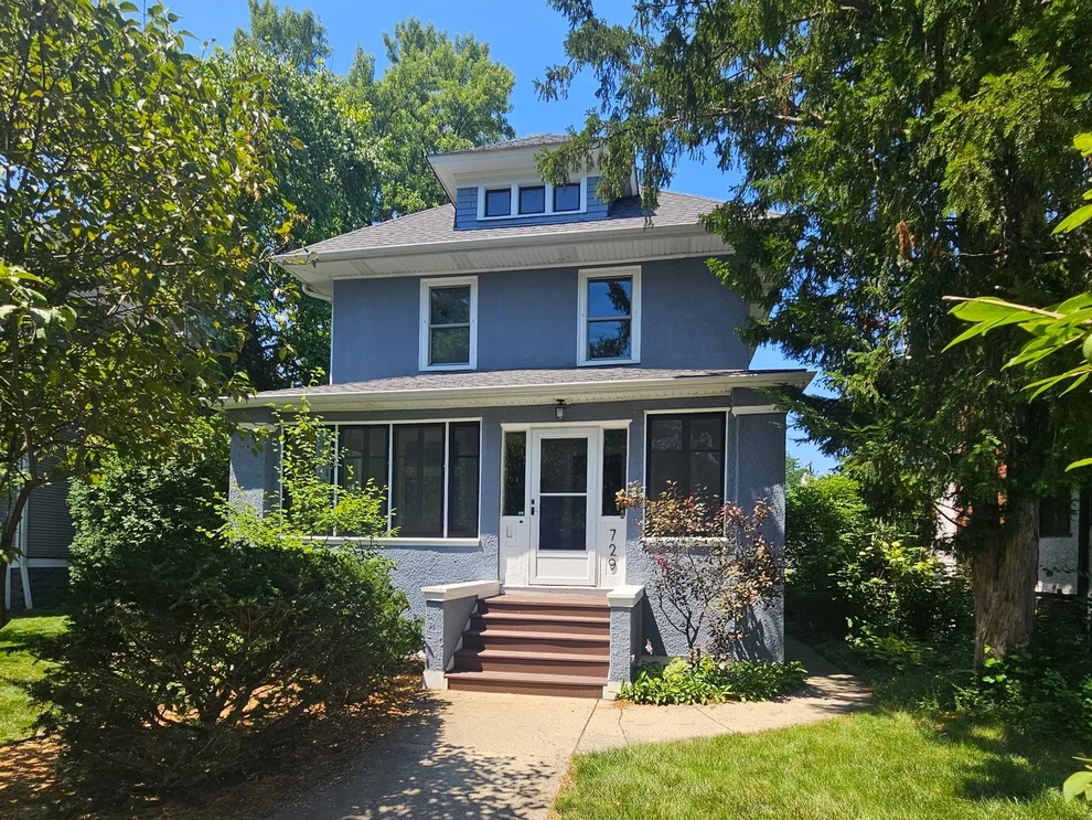 Unit for sale at 729 N Grove Avenue, Oak Park, IL 60302