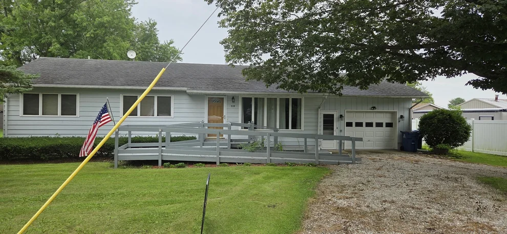Unit for sale at 319 Cedar Street, Hoopeston, IL 60942