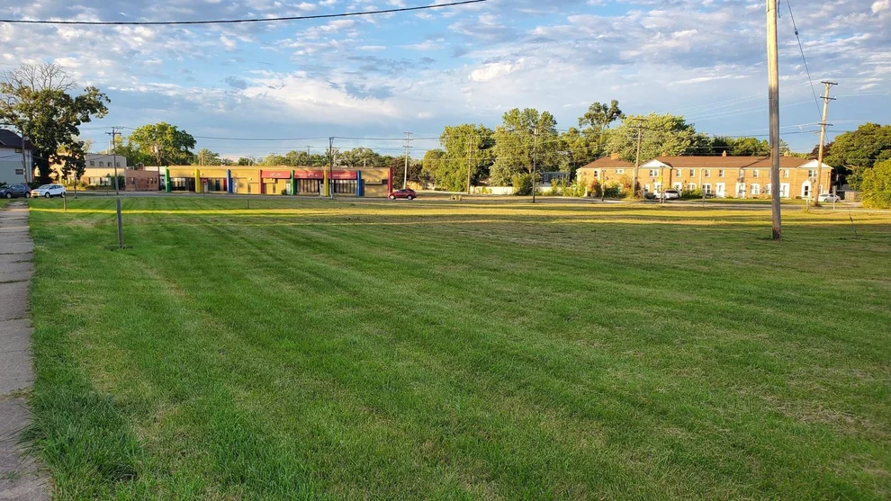 Unit for sale at 1213 Grand Avenue, Waukegan, IL 60085