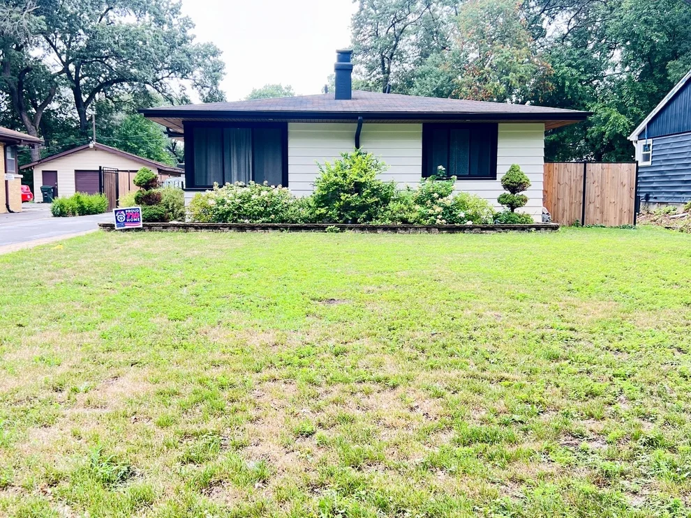 Unit for sale at 17750 Clyde Avenue, Lansing, IL 60438