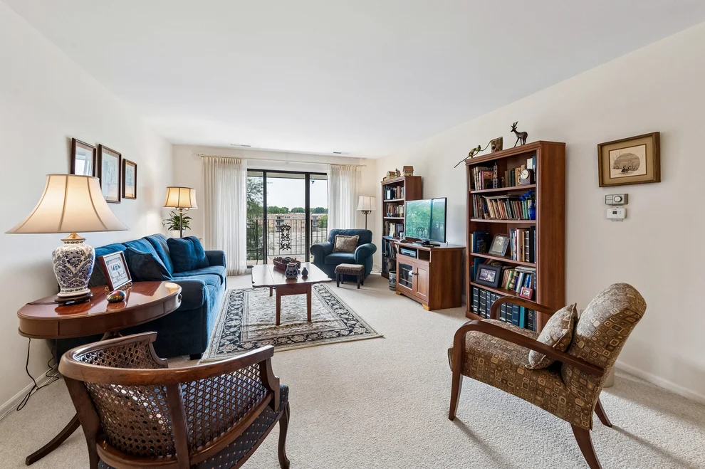 Unit for sale at 5200 Oakton Street, Skokie, IL 60077