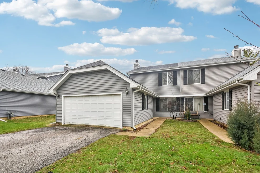 Unit for sale at 1154 Brunswick Lane, Aurora, IL 60504