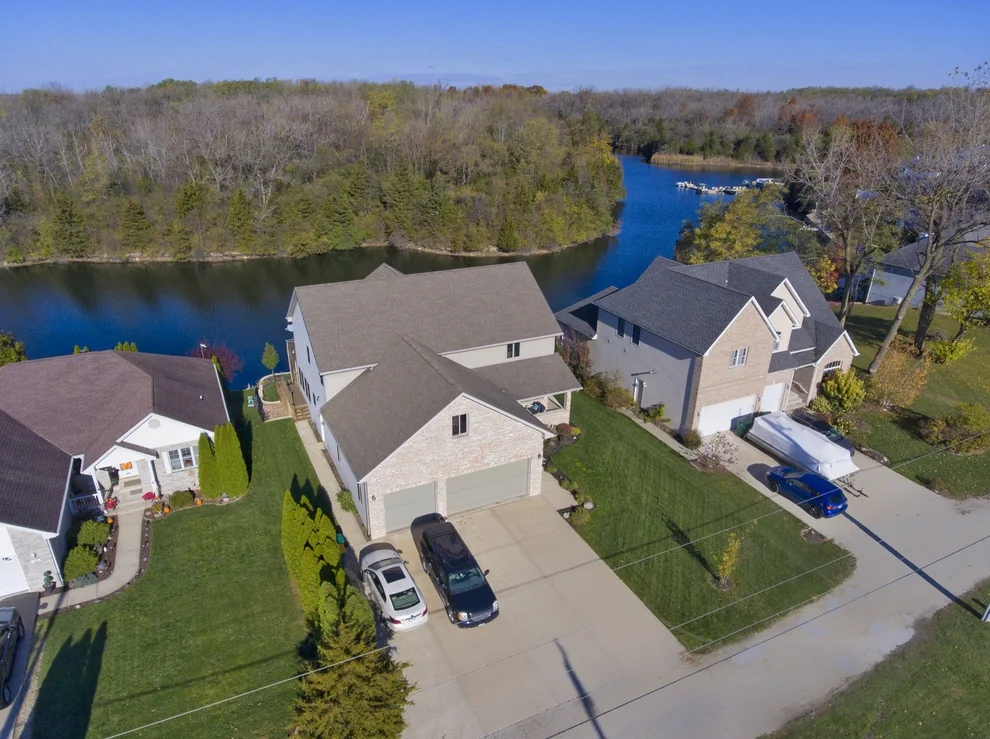 Unit for sale at 588 N Washington Street, Braidwood, IL 60408