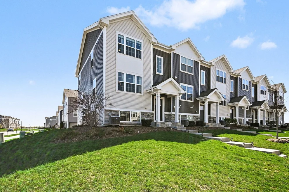 Unit for sale at 854 Briar Glen Court, Hampshire, IL 60140