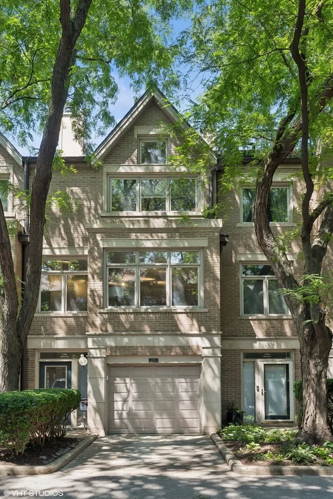 Unit for sale at 2740 N Janssen Avenue, Chicago, IL 60614