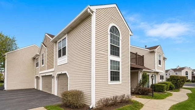 Unit for sale at 634 LE PARC Circle, Buffalo Grove, IL 60089
