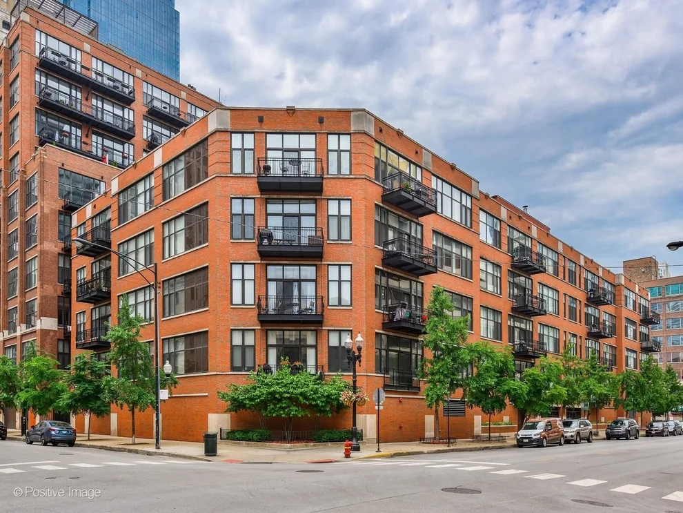 Unit for sale at 333 W Hubbard Street, Chicago, IL 60654