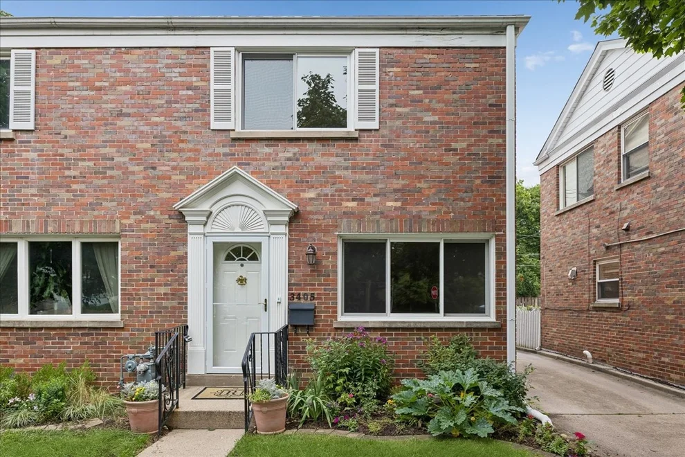 Unit for sale at 3405 Park Place, Evanston, IL 60201
