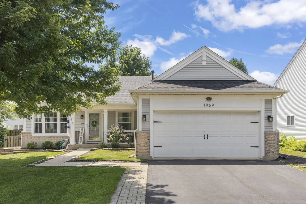 Unit for sale at 1969 Conway Lane, Aurora, IL 60503