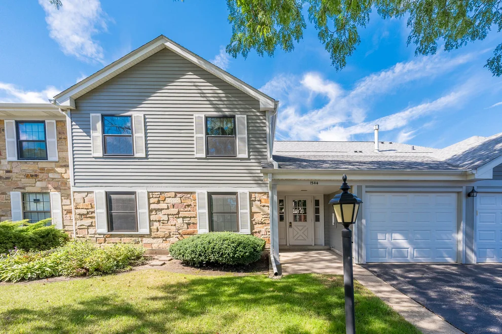 Unit for sale at 1544 Springview Court, Wheeling, IL 60090