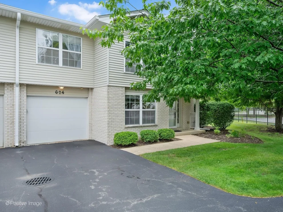 Unit for sale at 624 Beaver Court, Naperville, IL 60563