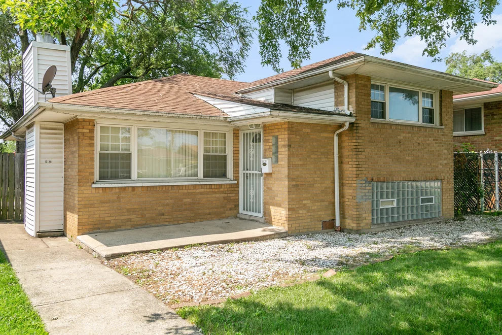 Unit for sale at 12138 S Elizabeth Street, Chicago, IL 60643