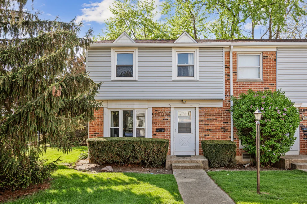 Unit for sale at 4096 Quincy Court, Streamwood, IL 60107