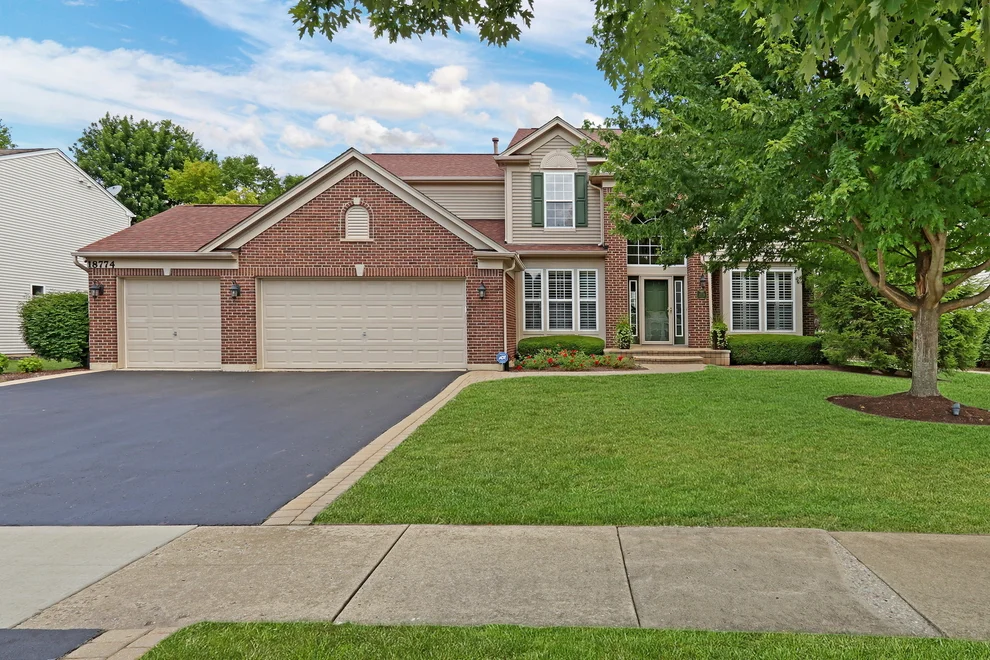 Unit for sale at 18774 W Glenhurst Drive, Lake Villa, IL 60046