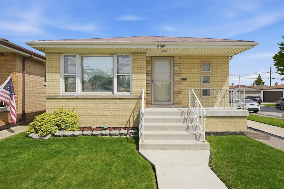 Unit for sale at 6500 W 64th Street, Chicago, IL 60638