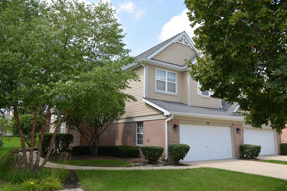 Unit for sale at 208 Westminster Drive, Bloomingdale, IL 60108