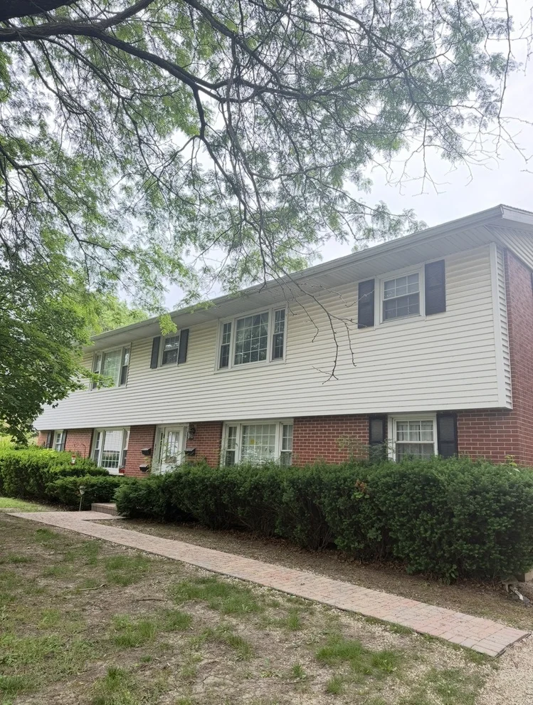 Unit for sale at 120 CAROLINE Court, Geneva, IL 60134