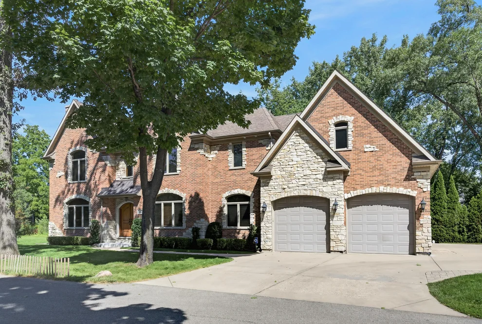 Unit for sale at 524 E Washington Avenue, Lake Bluff, IL 60044