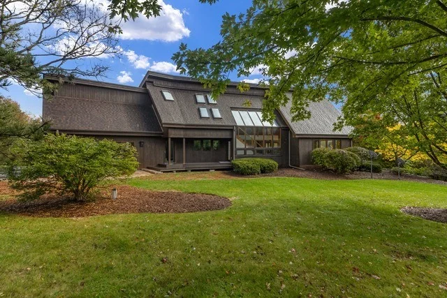 Unit for sale at 518 High Meadow Drive, Bull Valley, IL 60098