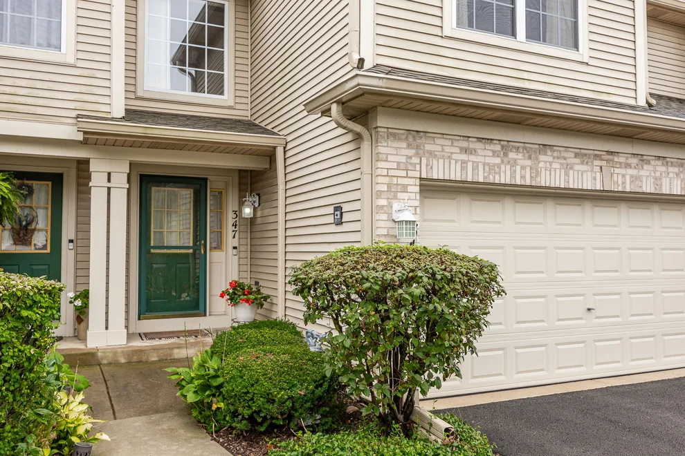 Unit for sale at 347 Gladstone Lane, Elgin, IL 60120