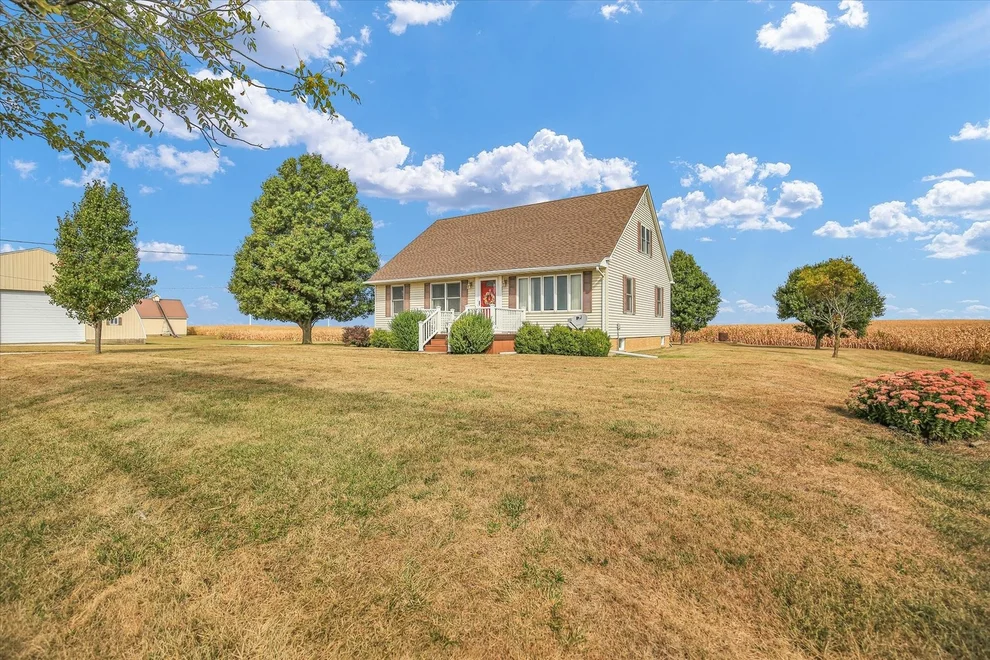Unit for sale at 2151 E 2600 North Road, Armstrong, IL 61812