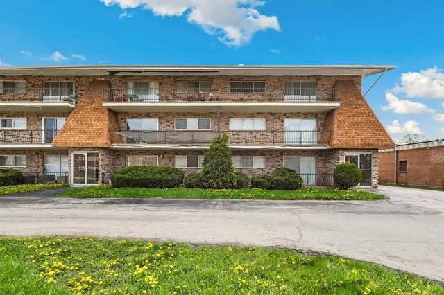 Unit for sale at 15335 Martin Luther King Jr Drive, Dolton, IL 60419