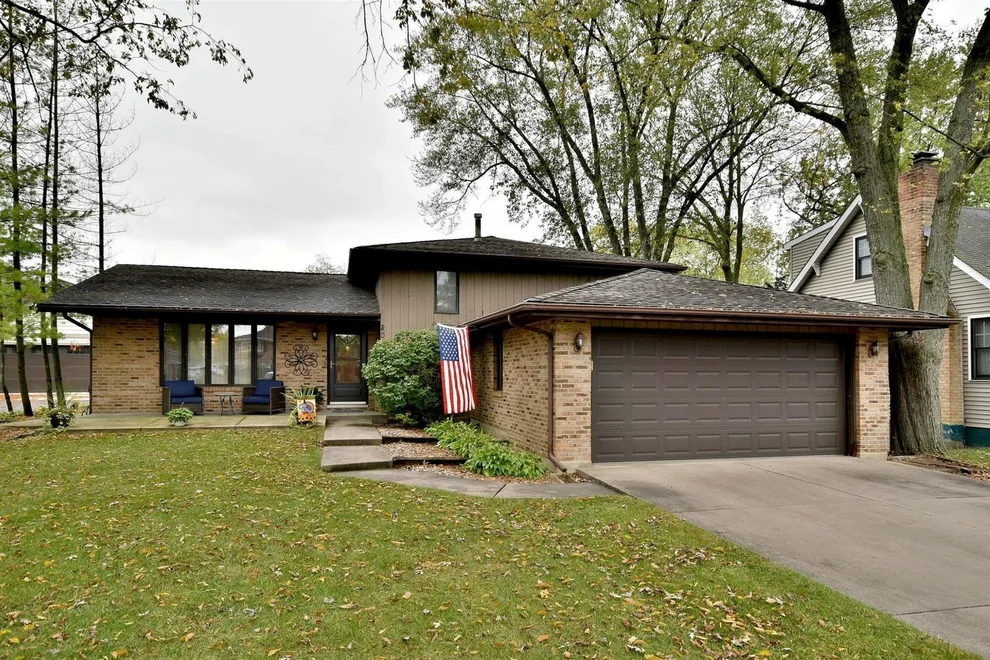 Unit for sale at 206 VILLAGE Road, Willowbrook, IL 60527