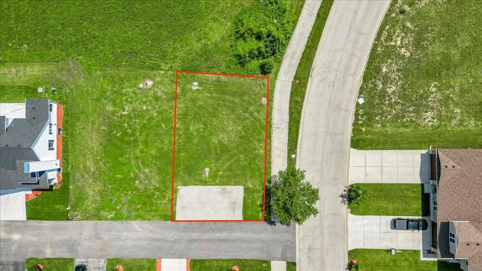 Unit for sale at 2072 Waters Edge Drive, Minooka, IL 60447