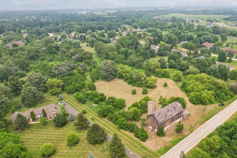 Unit for sale at 16129 Harmony Road, Huntley, IL 60142