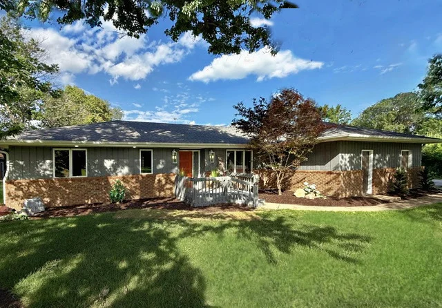 Unit for sale at 1108 Pearl Drive, Mahomet, IL 61853