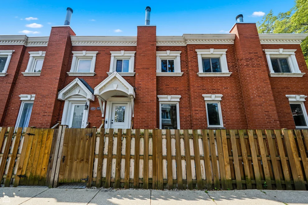 Unit for sale at 2659 N WAYNE Avenue, Chicago, IL 60614